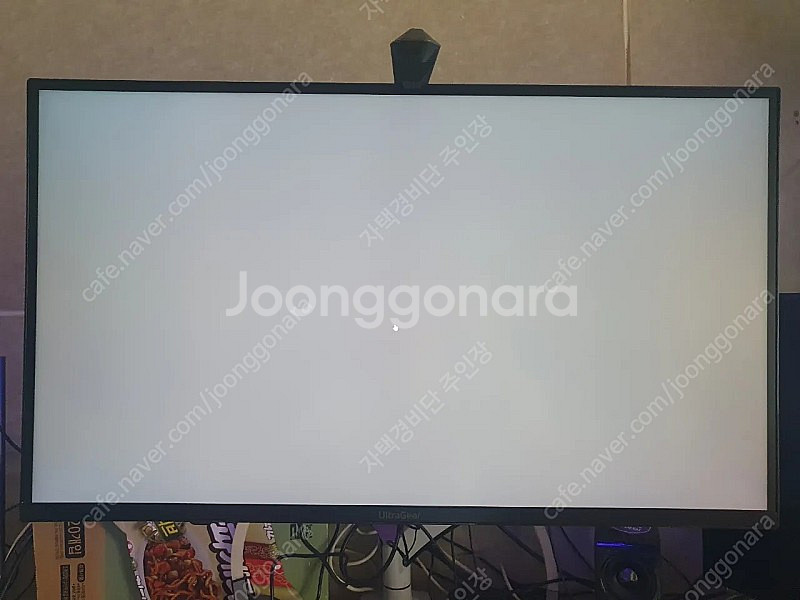 LG 32GQ950 4K 144hz모니터 팝니다--2