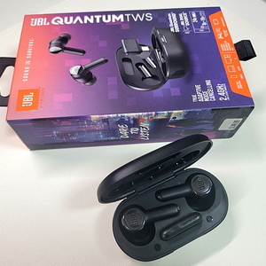 JBL QUANTUM TWS 이어폰 팝니다. 택포 10만!!