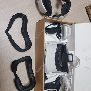 오큘러스 퀘스트2 64g 악세사리포함