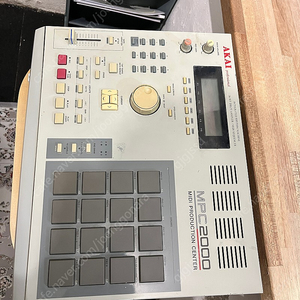 akai mpc2000 판매합니다