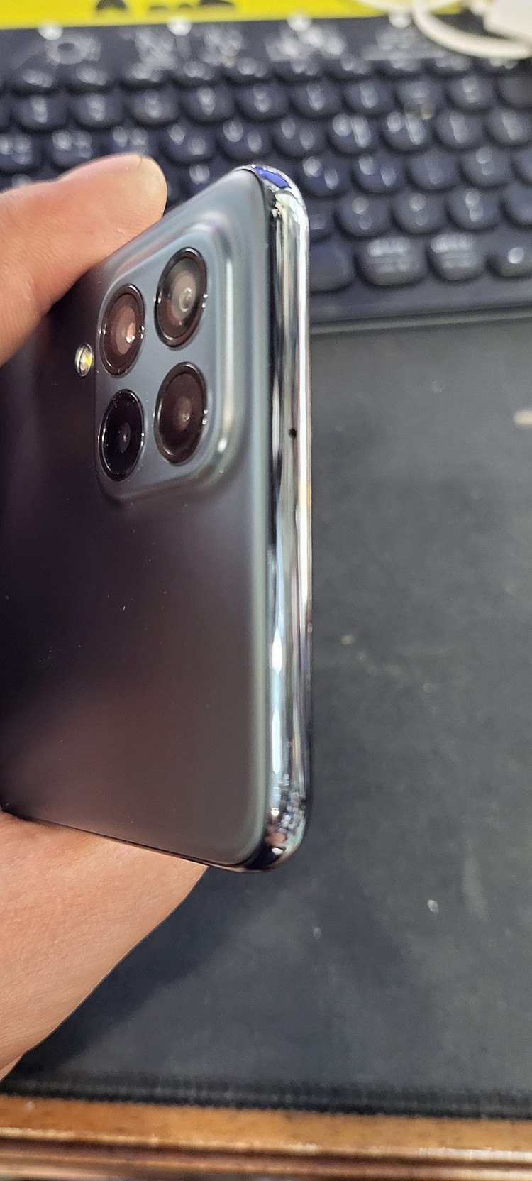 갤럭시 퀀텀3 특A급 팝니다--5