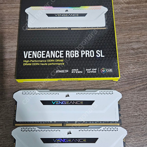 커세어 벤젠스 rgb 프로 ddr4 화이트 32gb 16x2 팝니다