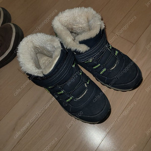 220사이즈 털부츠 판매합니다