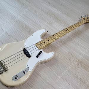 SQUIER CLASSIC VIBE 50S PRECISION BASS 베이스기타