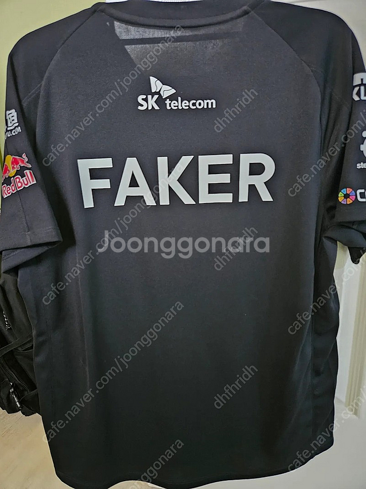 T1 FAKER 티원 페이커 유니폼 판매합니다--1