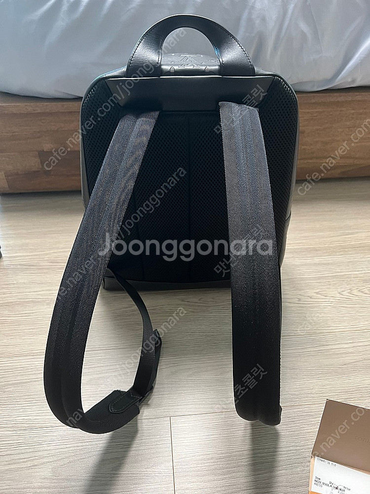 루이비통 레이서 백팩 거의새것 팝니다--3