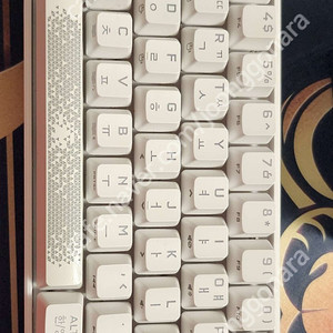 커세어 K65 RGB 미니 화이트 적축 팝니다