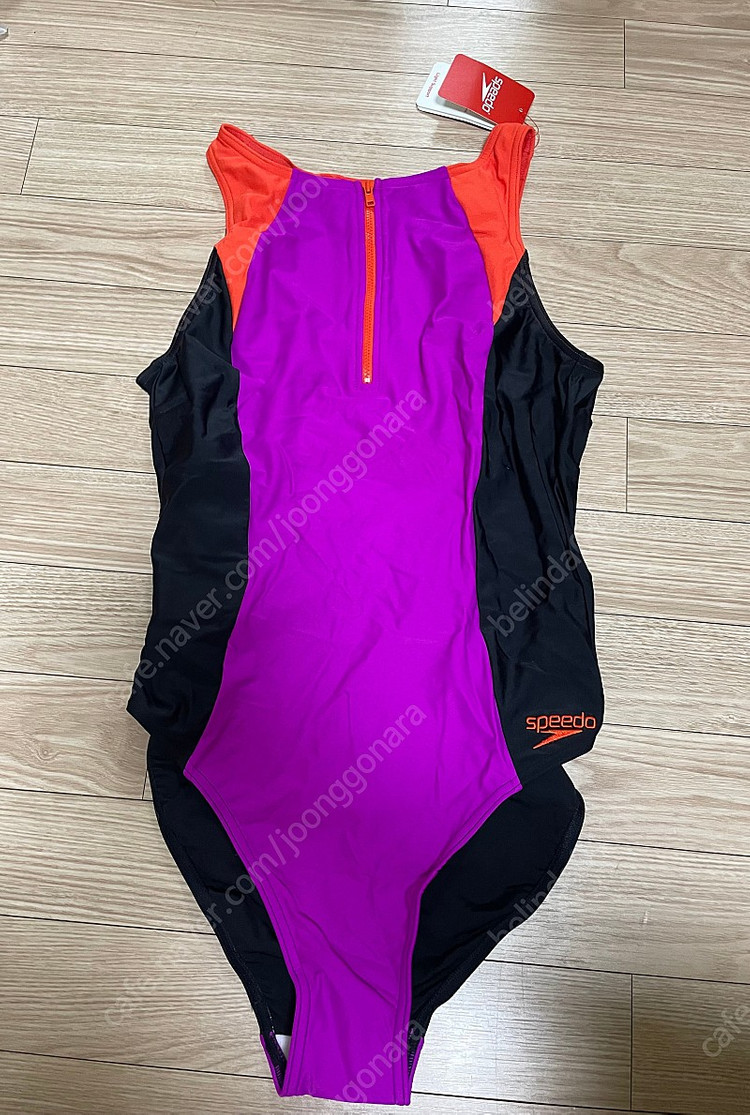 스피도 여성수영복 앞지퍼스타일 미입수 새상품 38사이즈,36사이즈 택포6만원 이미지