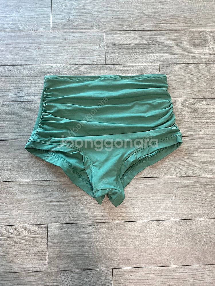 핫한폴웨어 폴웨어 샤론무브쇼츠 페일그린 m 새제품--1
