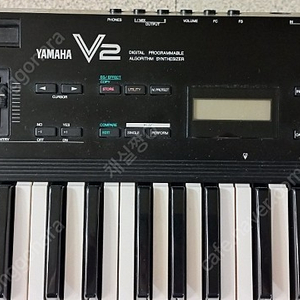 YAMAHA V2 야마하 신디사이저 61건반