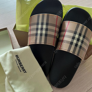 버버리 슬리퍼