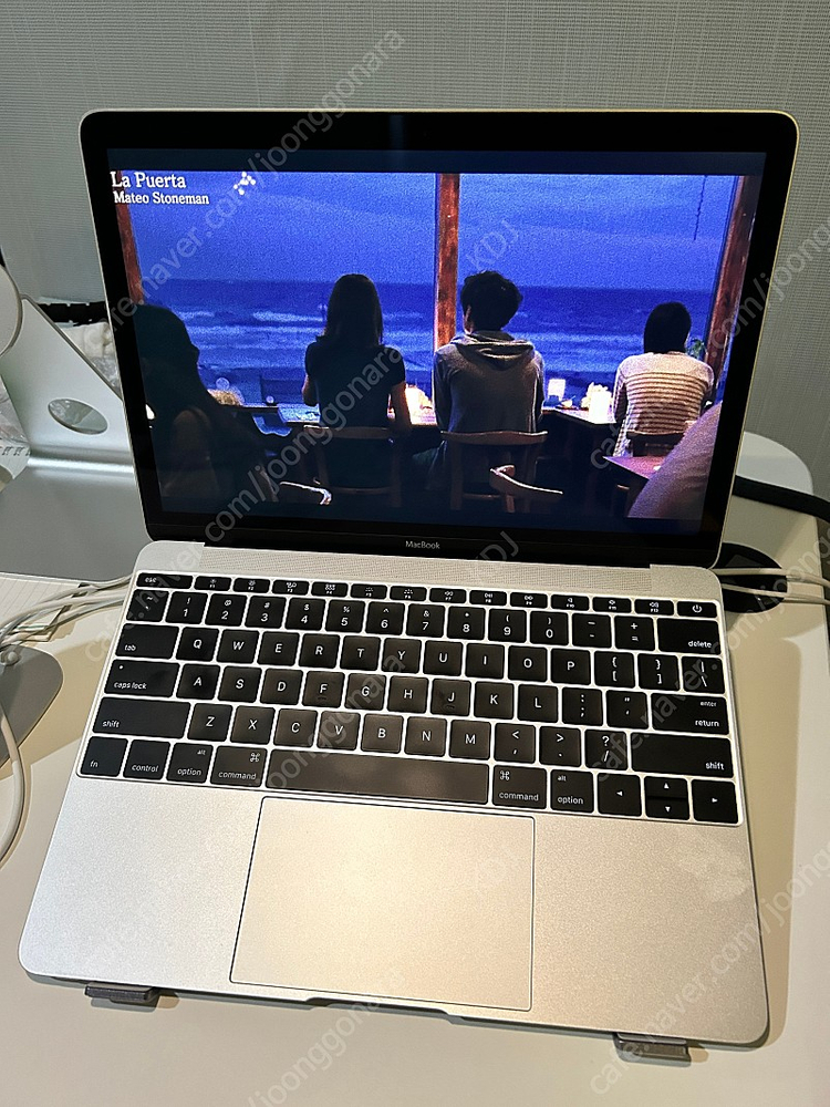 뉴맥북 2017 m3 8/256 a급 실버--1