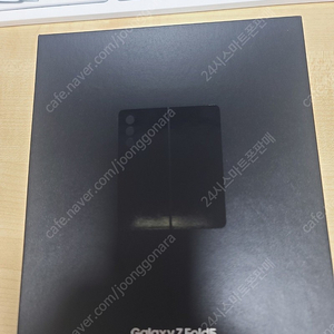 갤럭시폴드5 미사용 단순개봉 블랙색상 256기가 판매합니다.