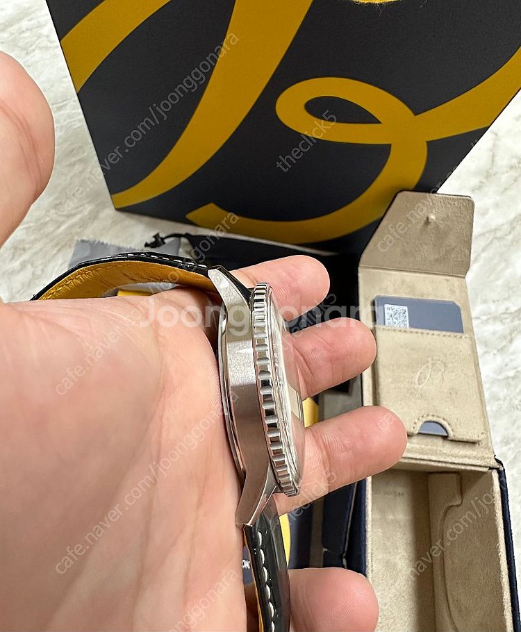 브라이틀링 네비타이머 검판 46mm 팔아요 760--2