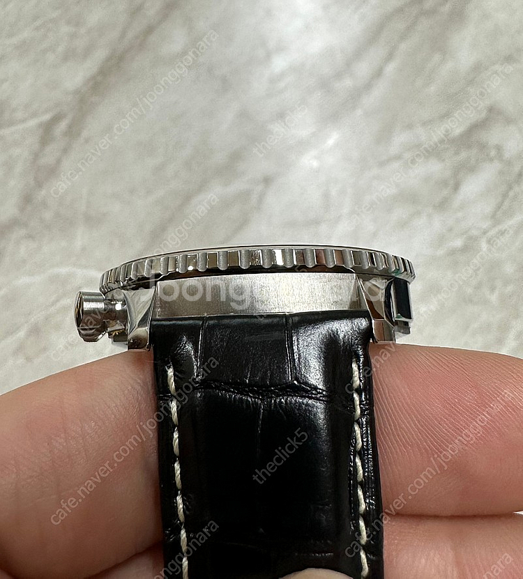 브라이틀링 네비타이머 검판 46mm 팔아요 760--5