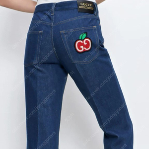 [여자]구찌 Denim trousers with GG apple patch