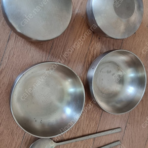 오부자 유기그릇 2인세트(밥그릇 2개, 국그릇 2개, 수저세트 2개) 판매합니다.