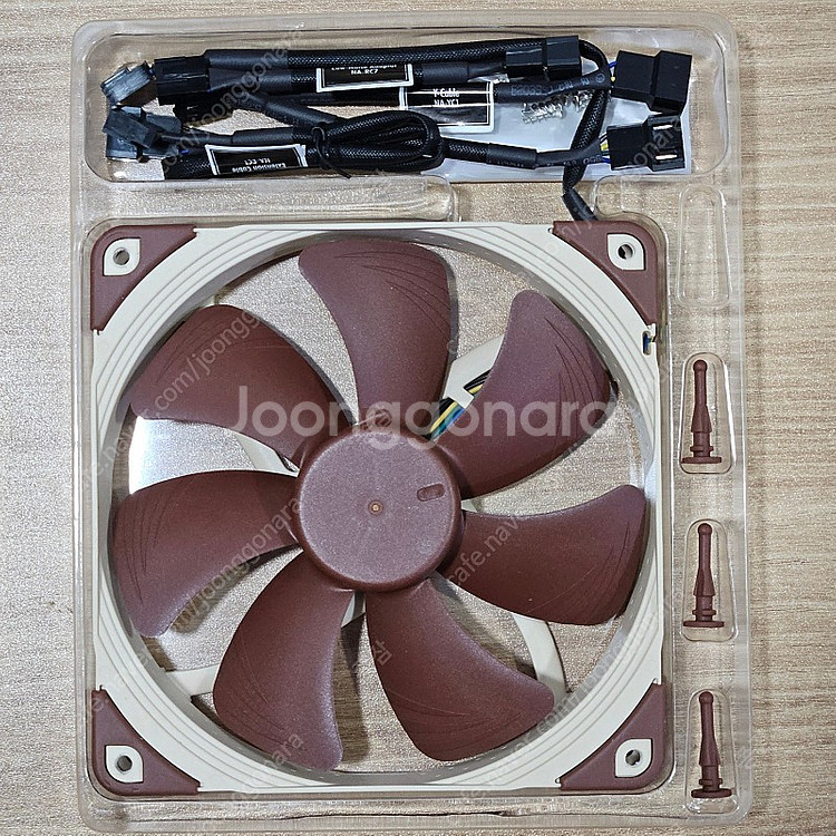녹투아 NF-A14 PWM (140mm) 팬 팝니다--1