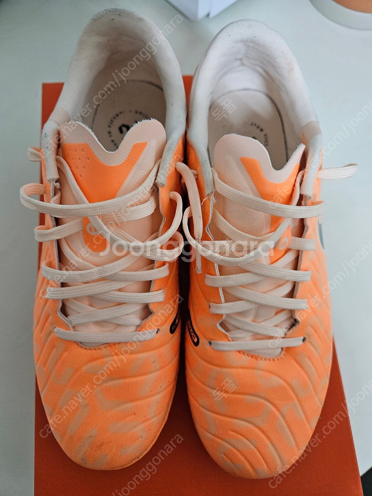 나이키 풋살화 티엠포 레전드10 아카데미 260사이즈--1