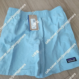 파타고니아 보이즈 배기스 쇼츠 5인치 스카이블루색L 사이즈 새상품 팝니다. Patagonia Boys' Baggies Shorts 수영복 겸용​​