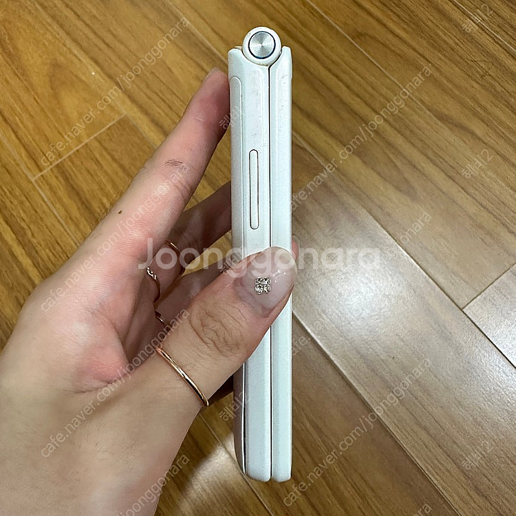갤럭시 폴더2 g160 화이트 32G--1