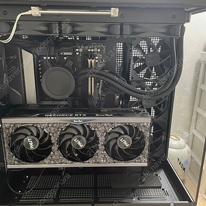 7800X3D RTX4090 데스크탑 팝니다