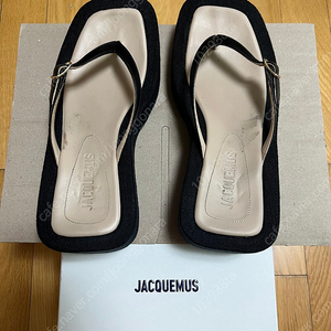 자크뮈스 jacquemus 플랫폼 샌들 36사이즈