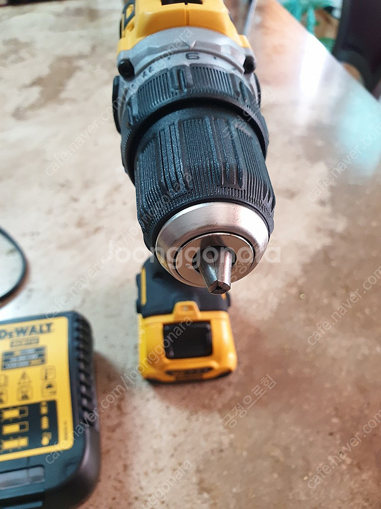 디월트 12v 충전드릴 DCD701 배터리 충전기세트--6