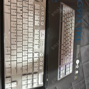 G913 TKL 화이트 갈축