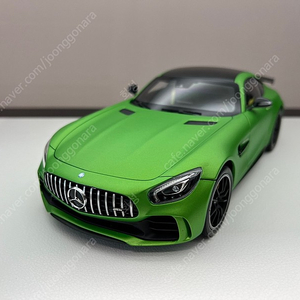 1/18 얼모스트리얼 amg gtr 그린헬 판매 합니다