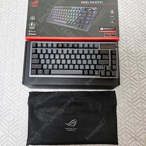 ASUS ROG AZOTH NX PBT 적축 한글판 판매합니다.