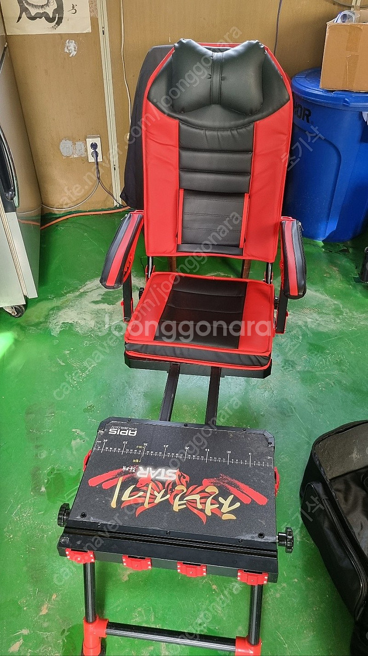 천년지기골드 아피스좌대 판야용품 판매합니다.--1