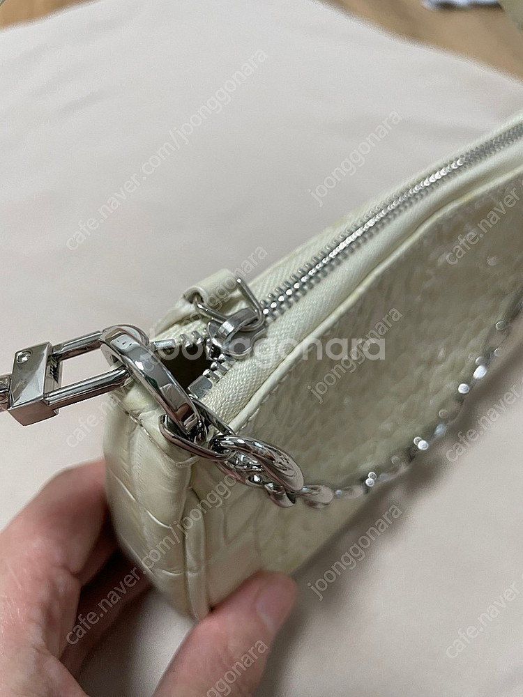 바이파 미니 레이첼 레더 숄더백 크림색--2