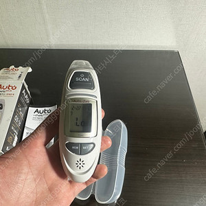 귀체온계 팝니다.
