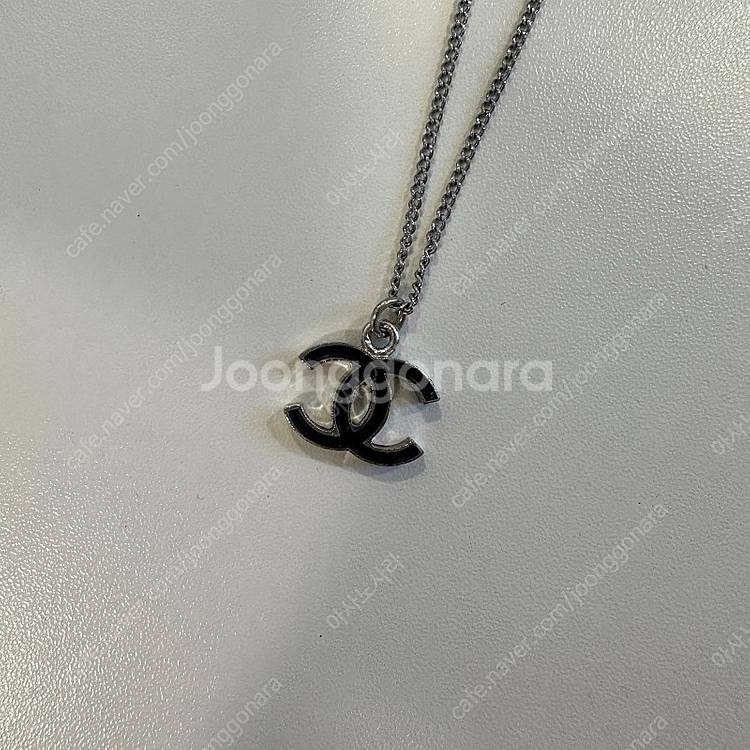 샤넬 빈티지 양면 로고 제니 지민 목걸이 블랙--0