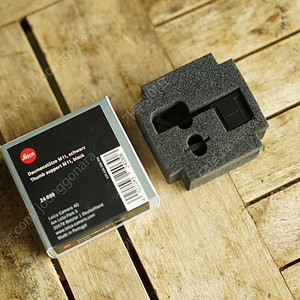 라이카 M11용 Leica 정품 Thumb support 엄지그립 팝니다. 새제품