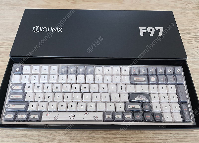 아이큐닉스 IQUNIX F97 Hitchhiker 알루...--1