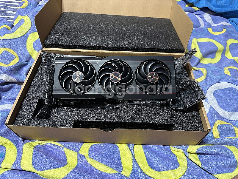 라데온 사파이어 RX6800 16GB 펄스 판매합니다.--1