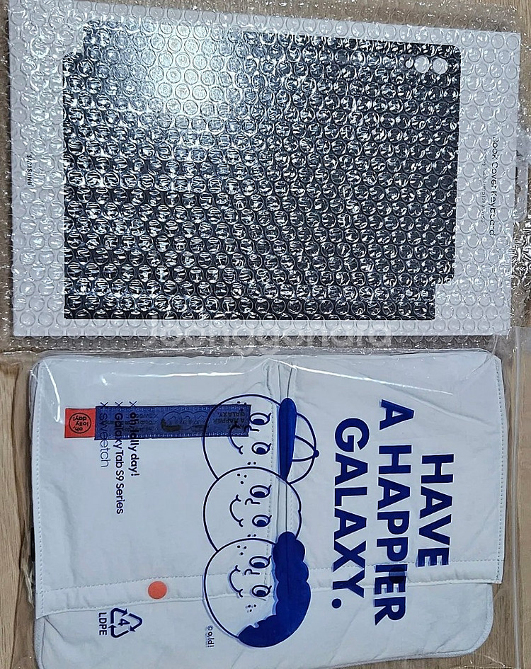 갤럭시탭s9울트라용 키보드북커버+오롤리데이파우치/서울--0