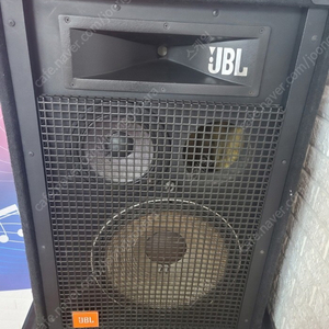 JBL 스피커팝니다SR4735