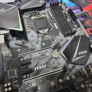 MSI Z390 GAMING EDGE 메인보드 판매합니다.