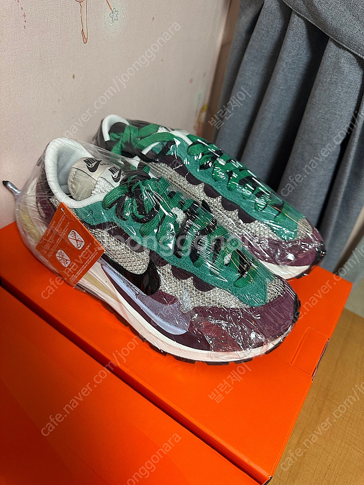 나이키 사카이 베이퍼와플 버건디(255) / 블랙앤검(260) 미사용 신품 판매합니다.--1