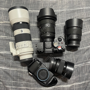 소니 A7M4 , SEL2470GM2 , SEL70200G , SEL85F18 , 렉사 CF메모리 등 신품급 악세사리 팝니다.