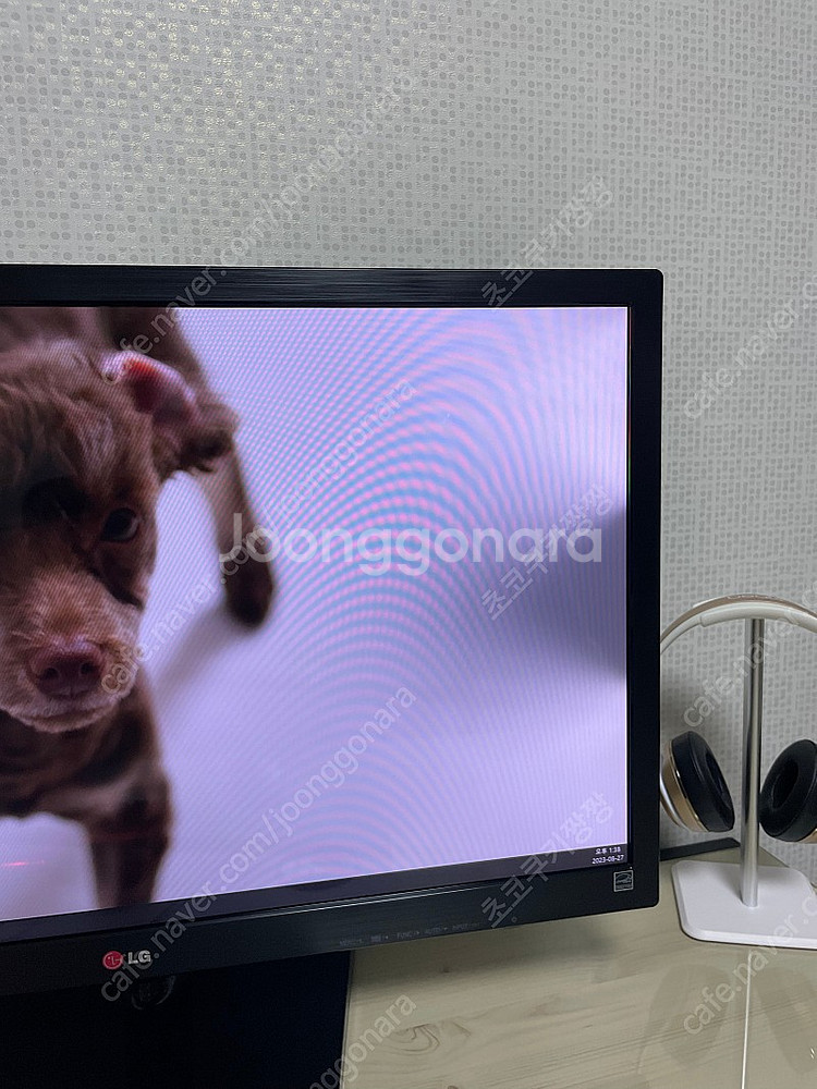 LG 27인치 모니터 (D2743) 팝니다.--4