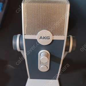 AKG 스탠드 마이크.