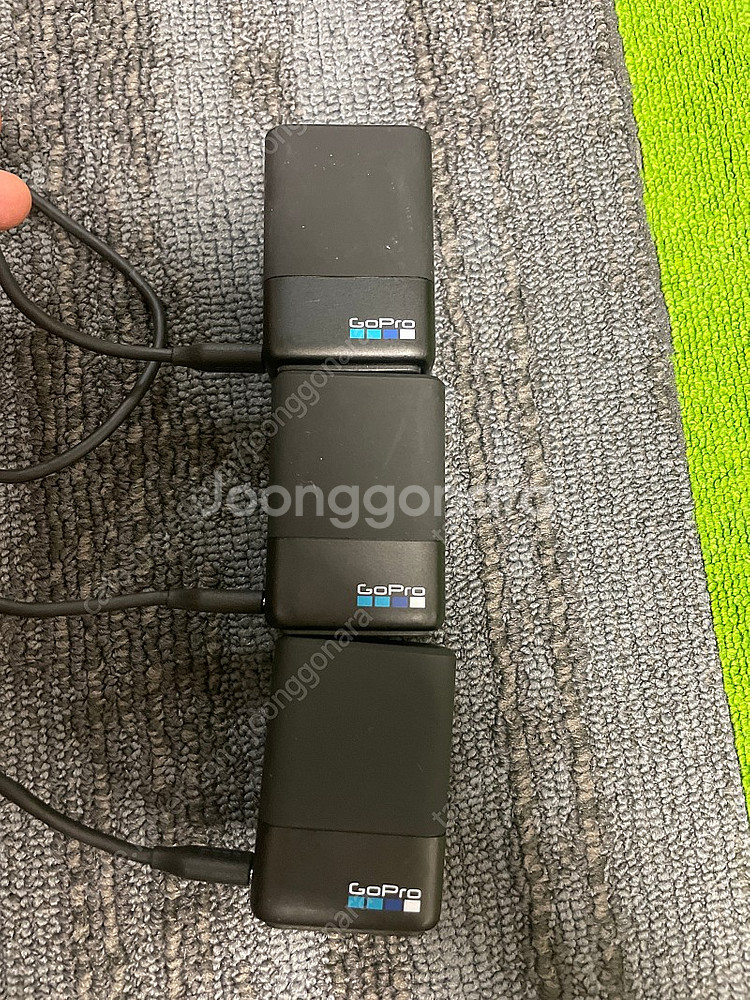 고프로 배터리 충전기 팝니다.--0
