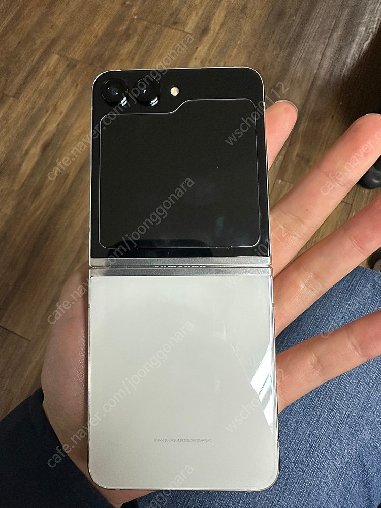 플립5 512g 크림 삼케플 1년 사전예약제품 판매합니다(자급제) 확정기변 3사 및 알뜰폰 사용가능 ﻿--3