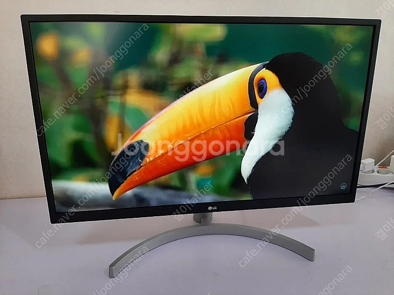 LG 27인치 UHD 4k 모니터--1