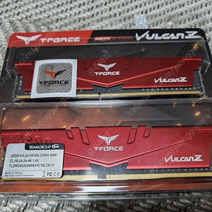 TEAMGROUP T-Force Vulcan Z DDR4 32GB 4000MHz CL18 팝니다.