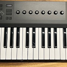 Komplete kontrol a61 팔아요